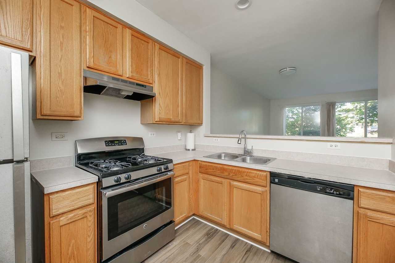 2943 Kentshire Cir - Photo 6 of 16