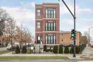 featured image of 5979 N Elston Ave #3