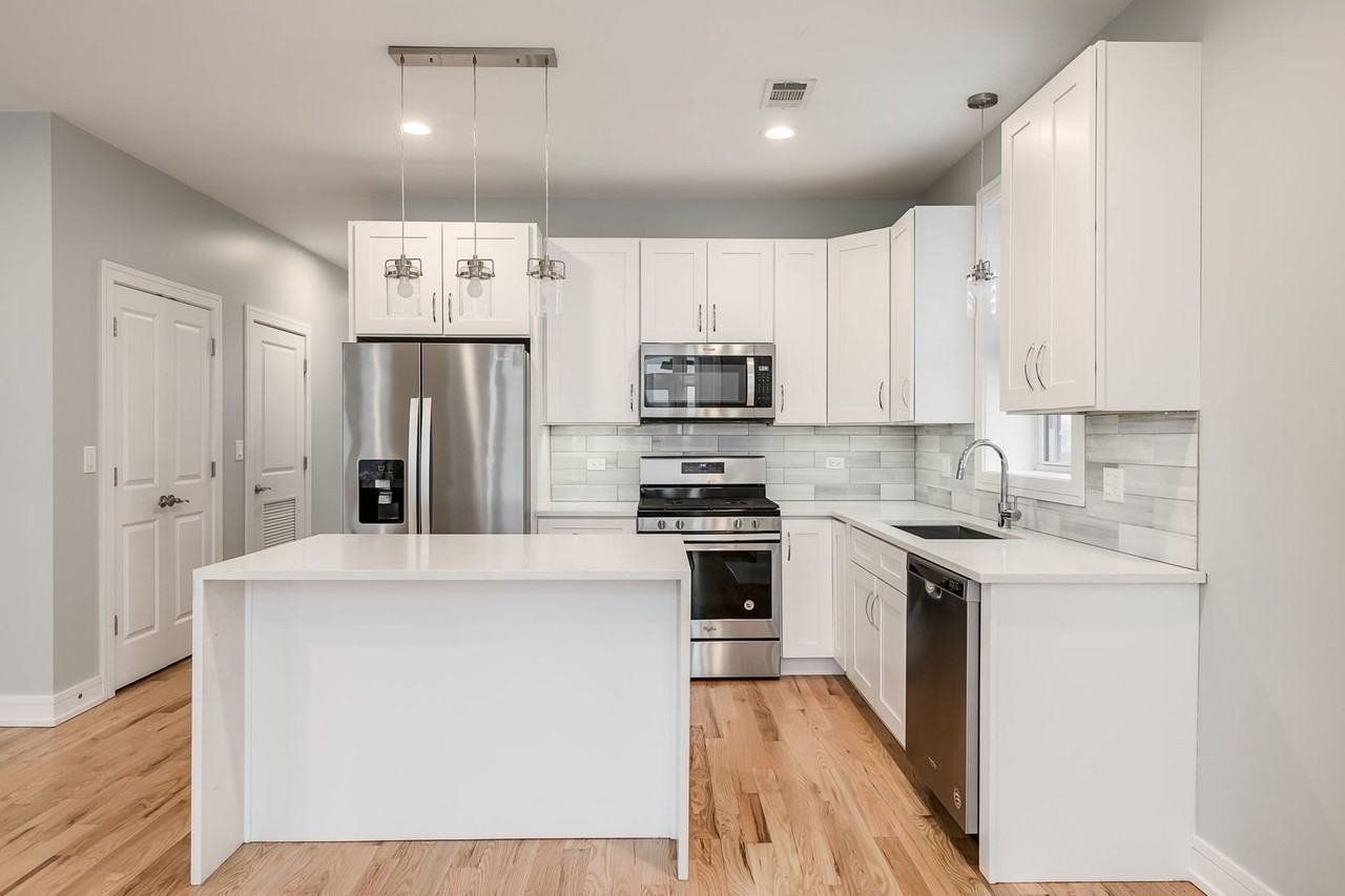 5979 N Elston Ave #3 - Photo 6 of 20