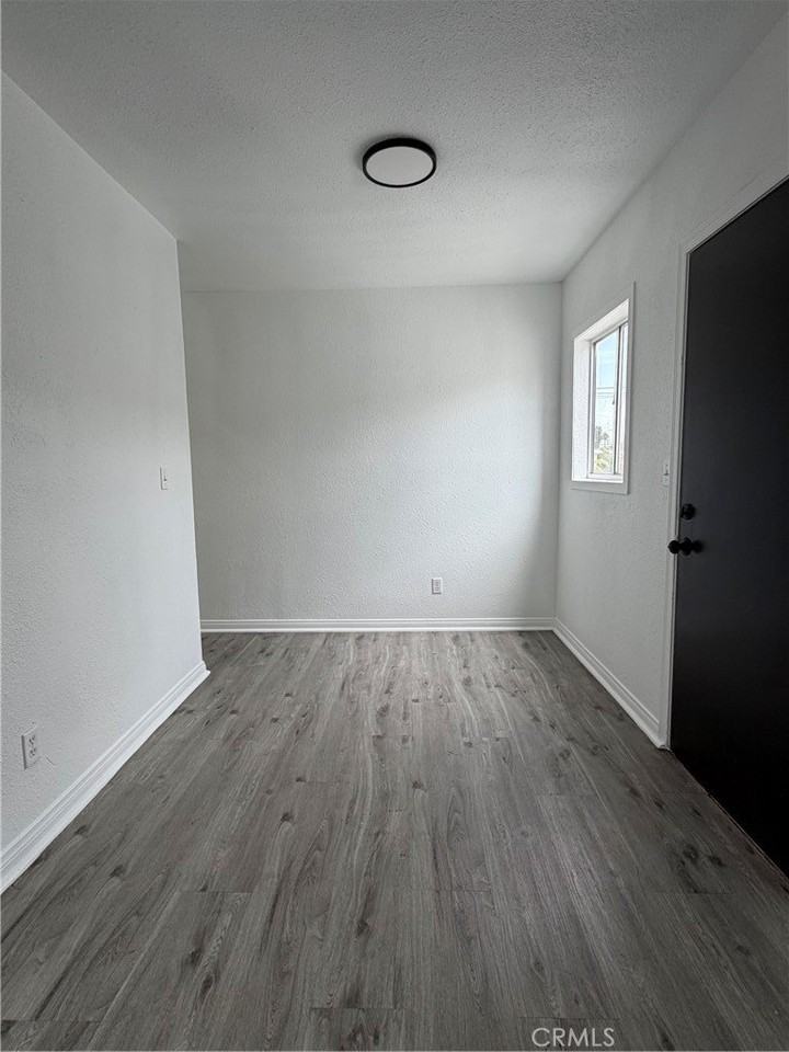 304 W Cedar St - Photo 4 of 9