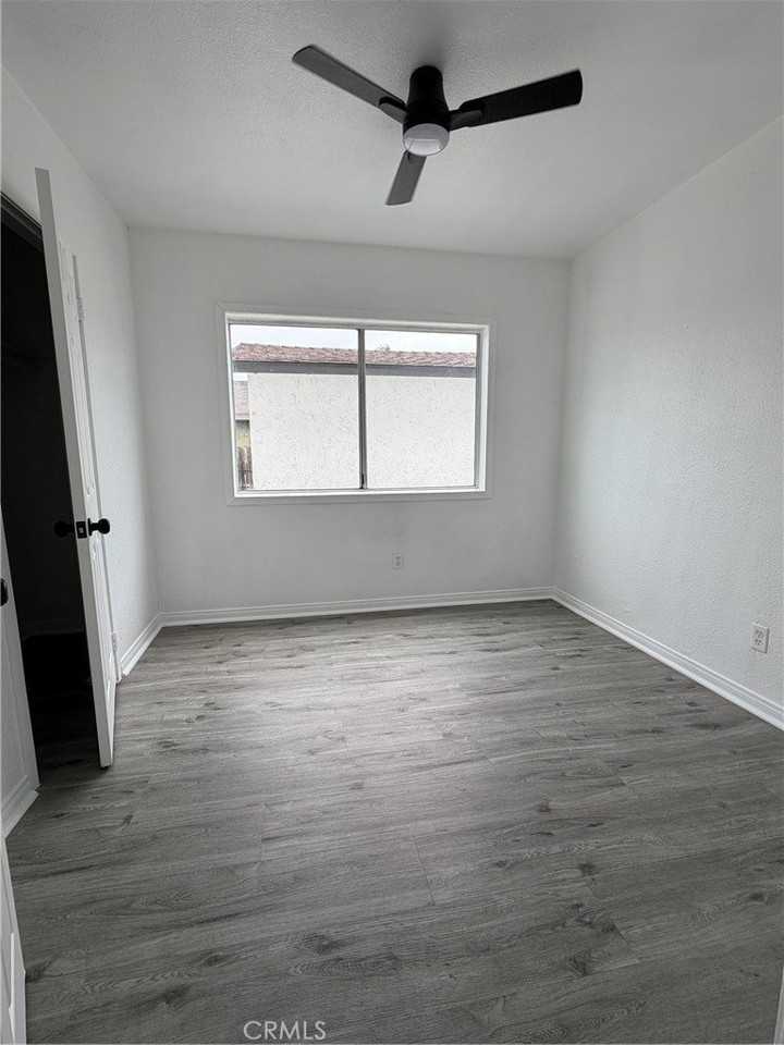 304 W Cedar St - Photo 5 of 9