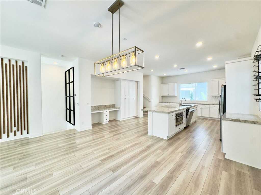 1868 S Westside Dr #28 - Photo 5 of 48