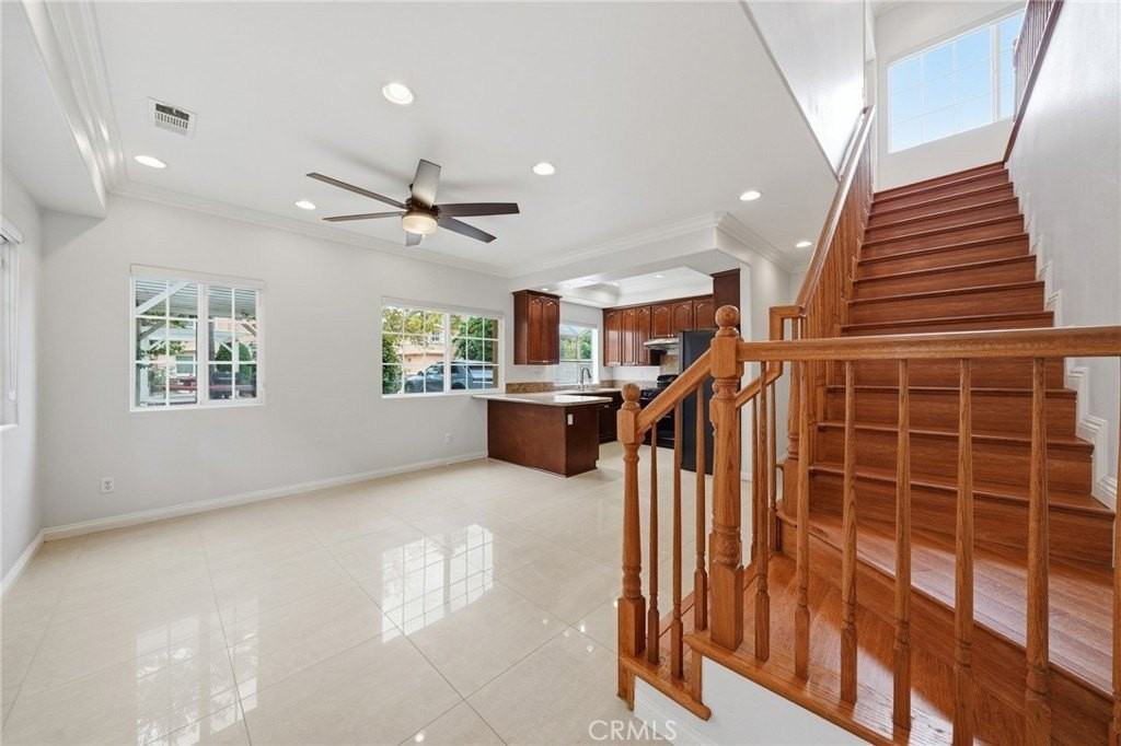 5803 Fullerton Ave - Photo 4 of 37