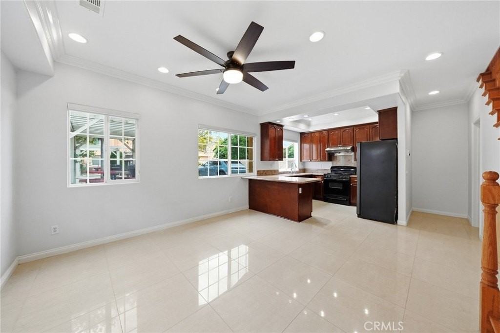 5803 Fullerton Ave - Photo 5 of 37