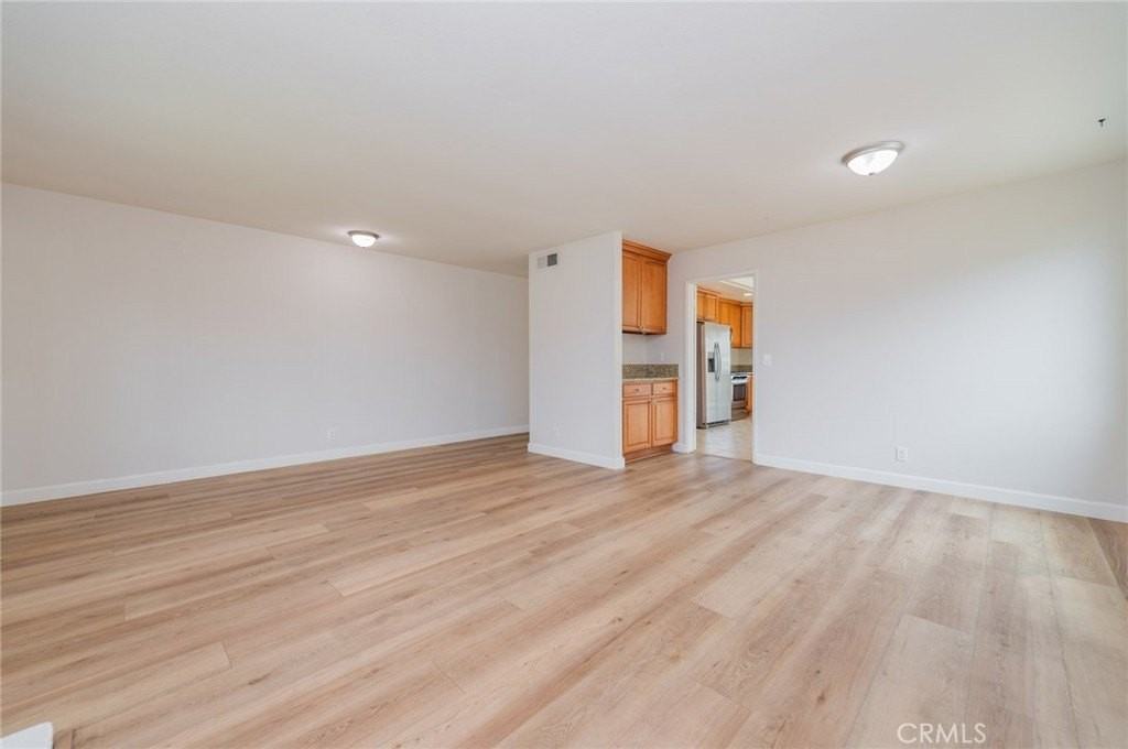 16752 Leafwood Cir - Photo 4 of 25