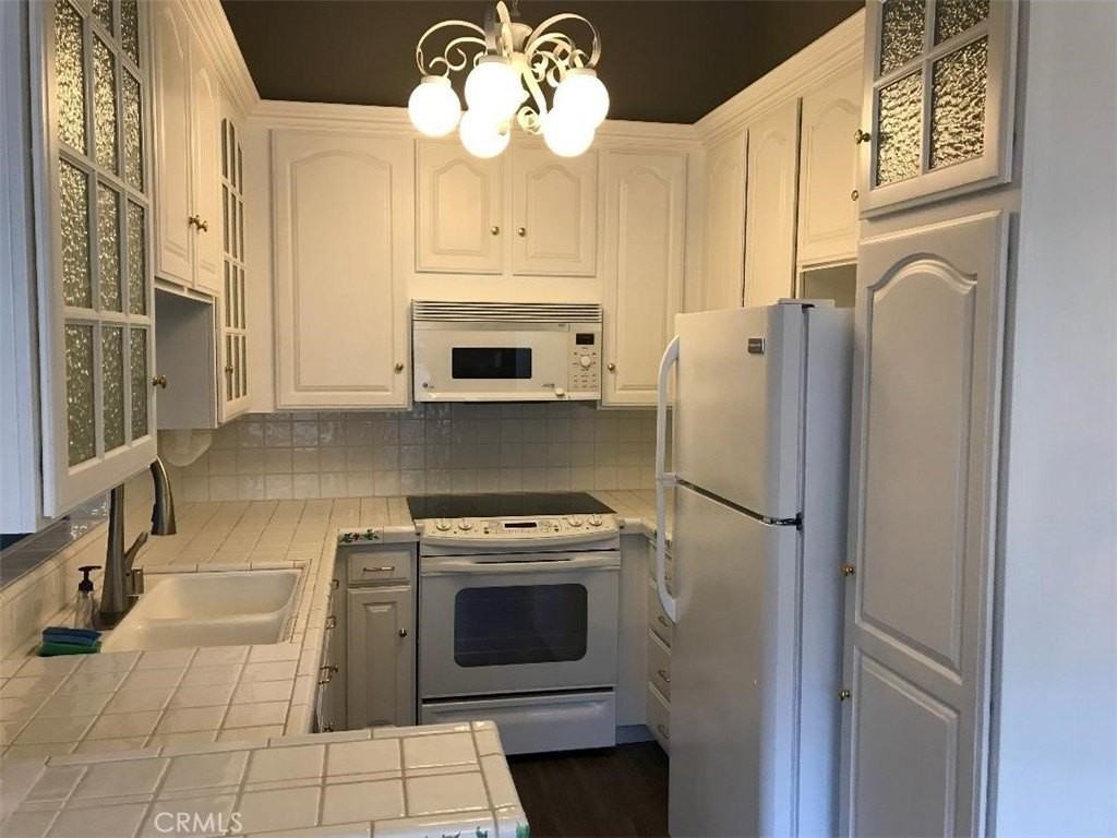 5945 Armaga Spring Rd #B - Photo 3 of 11