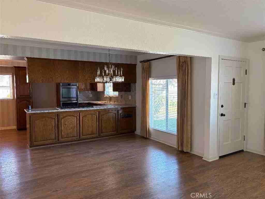1331 S Patton Ave - Photo 5 of 20