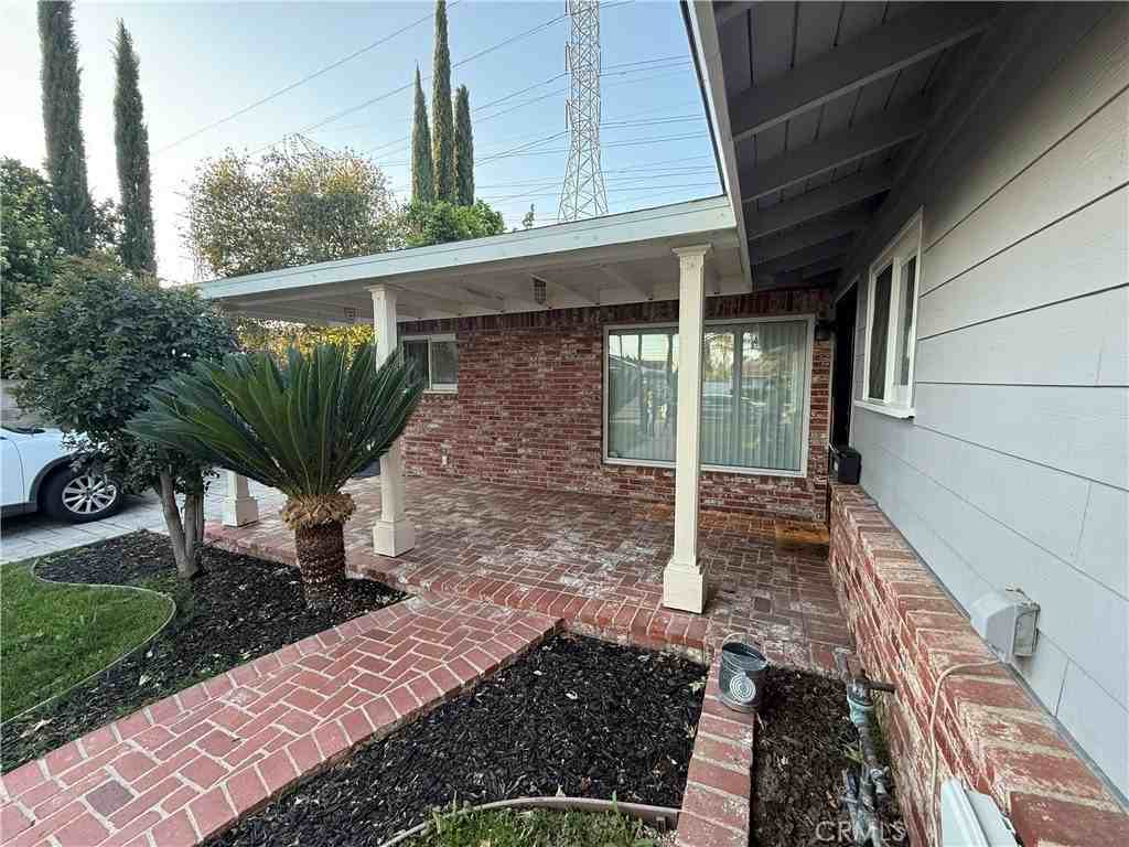 16823 Simonds St - Photo 7 of 19