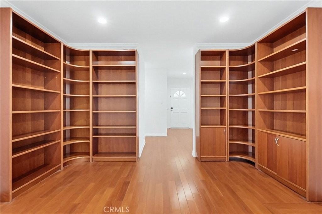 12528 Albers St - Photo 4 of 27