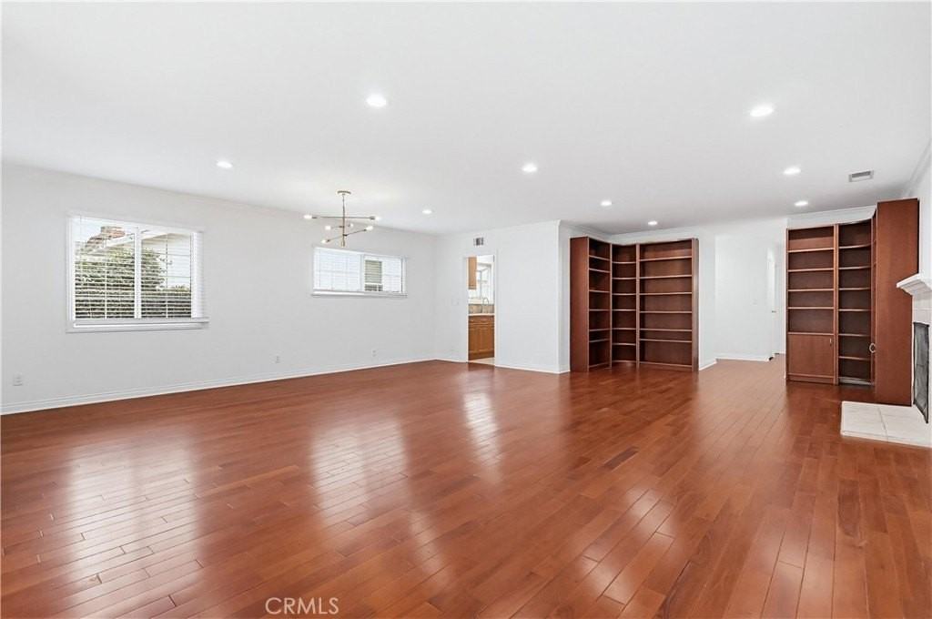 12528 Albers St - Photo 5 of 27