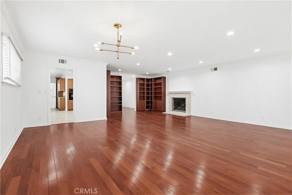 12528 Albers St - Photo 6 of 27