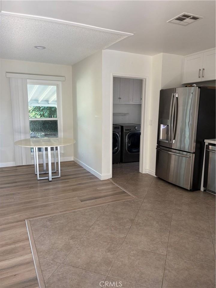 6862 Delco Ave - Photo 5 of 14