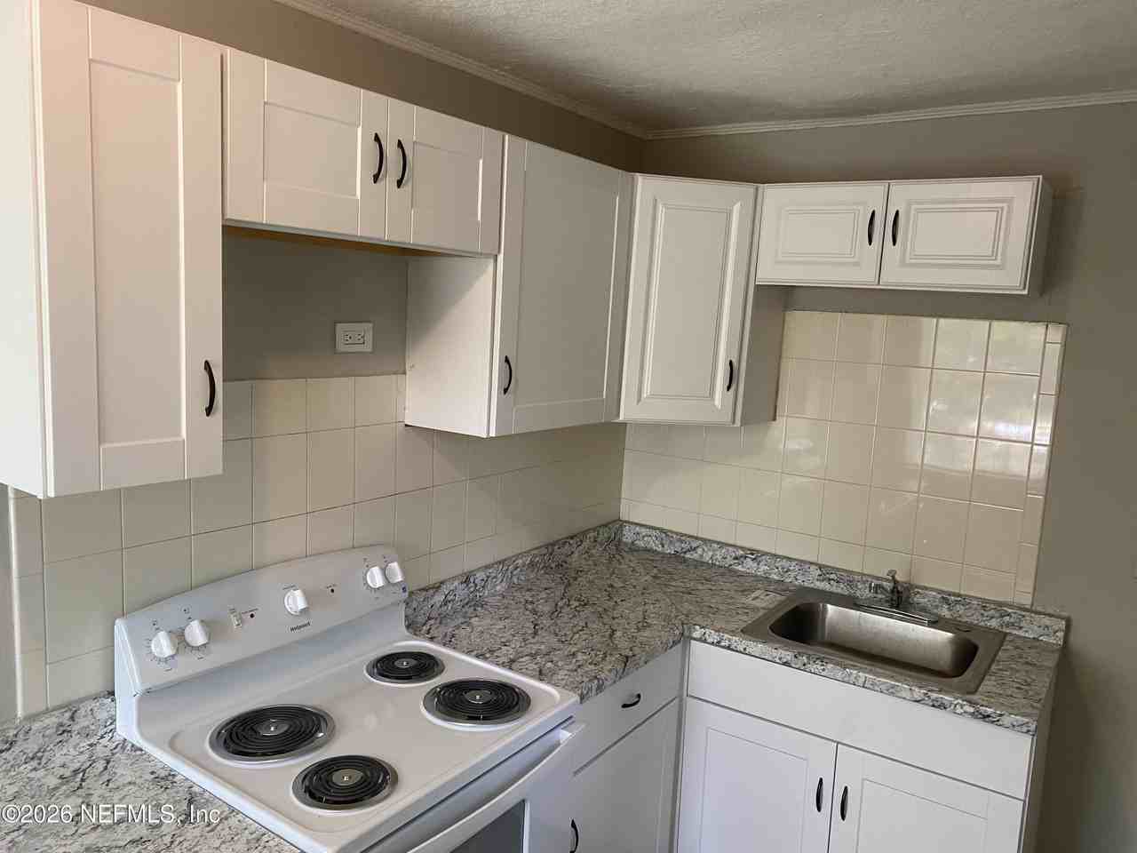 2854 Wickwire St - Photo 4 of 18