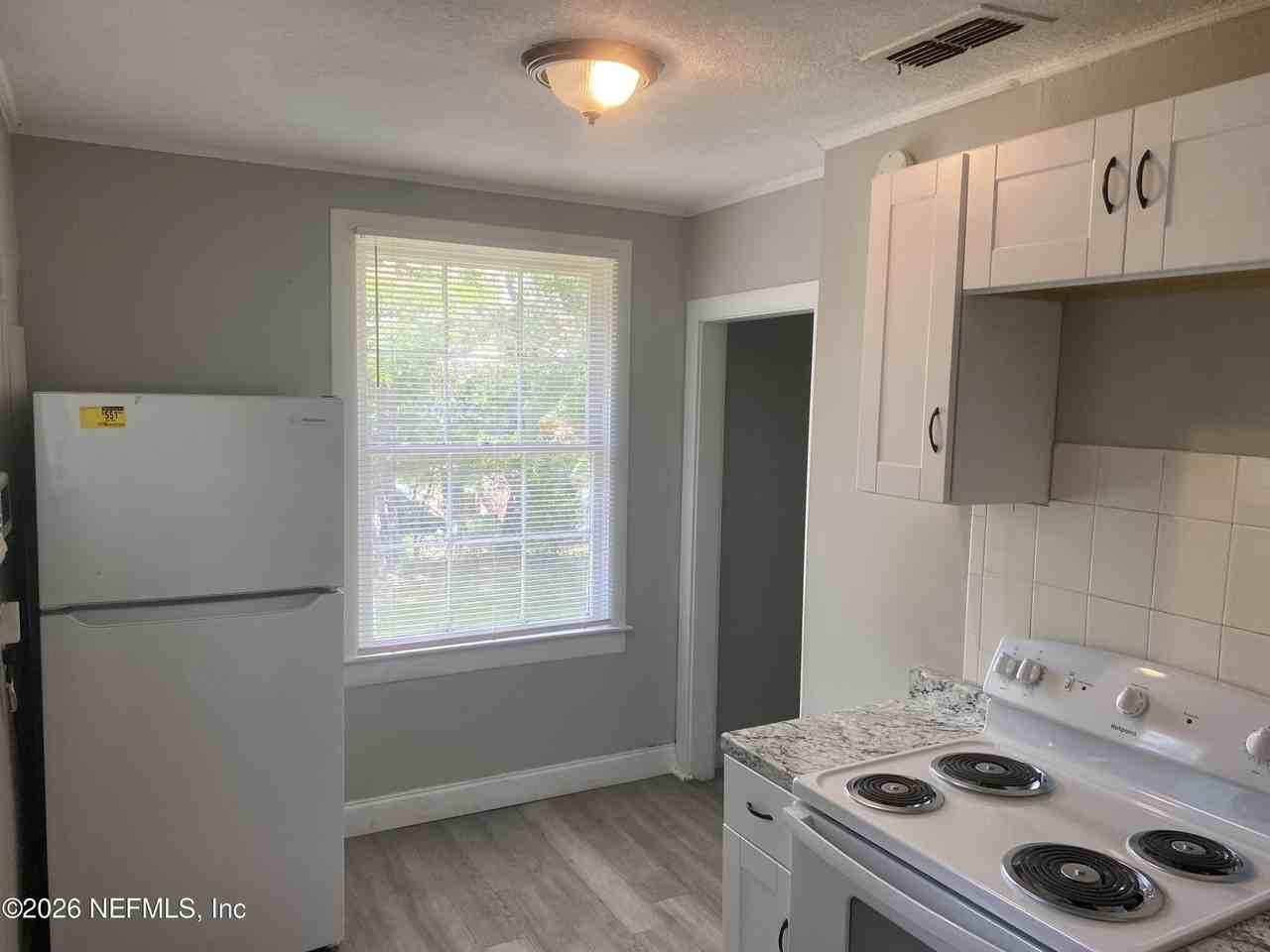 2854 Wickwire St - Photo 6 of 18