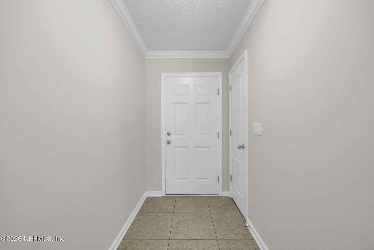 452 Walnut Dr - Photo 3 of 39
