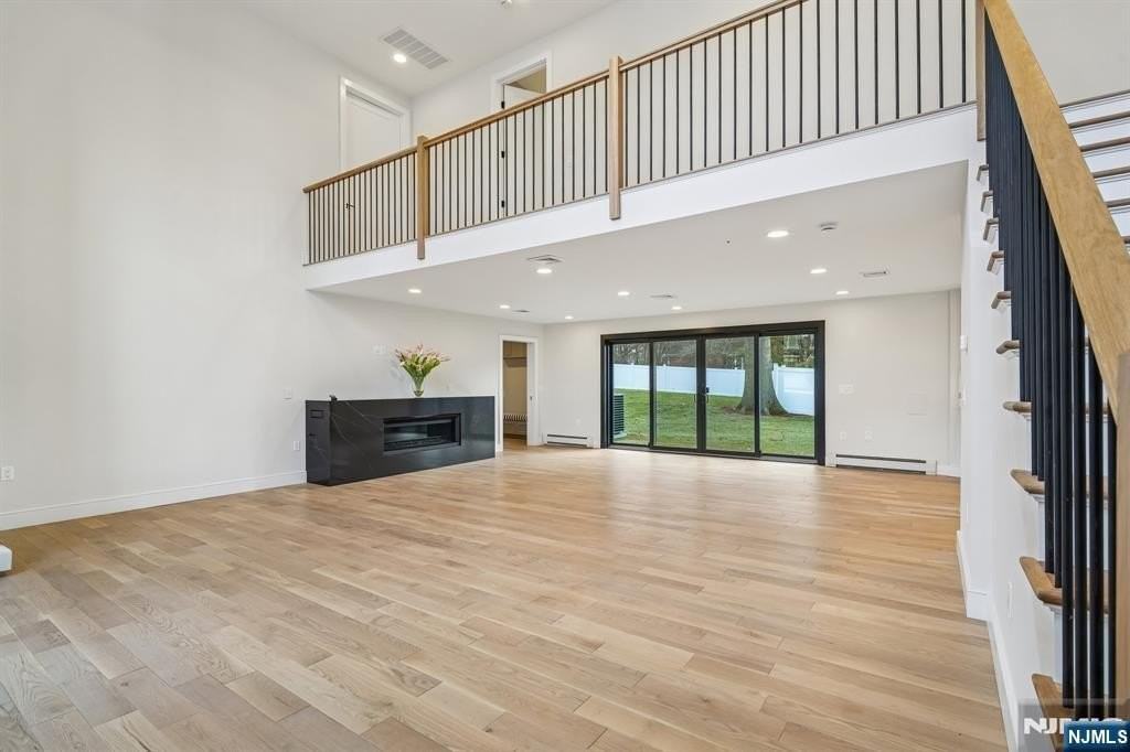 292 Magnolia Ave - Photo 6 of 48