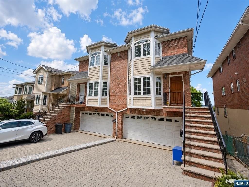 461B 5th St - Photo 2 of 23