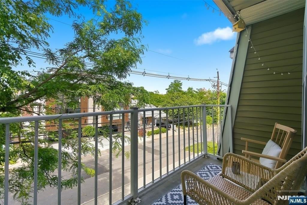 28 Garden Pl #163 - Photo 6 of 23