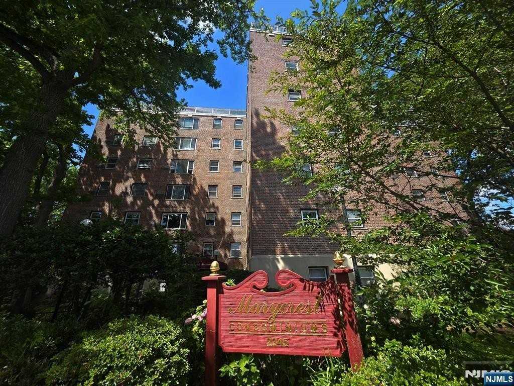 2345 Linwood Ave #LG