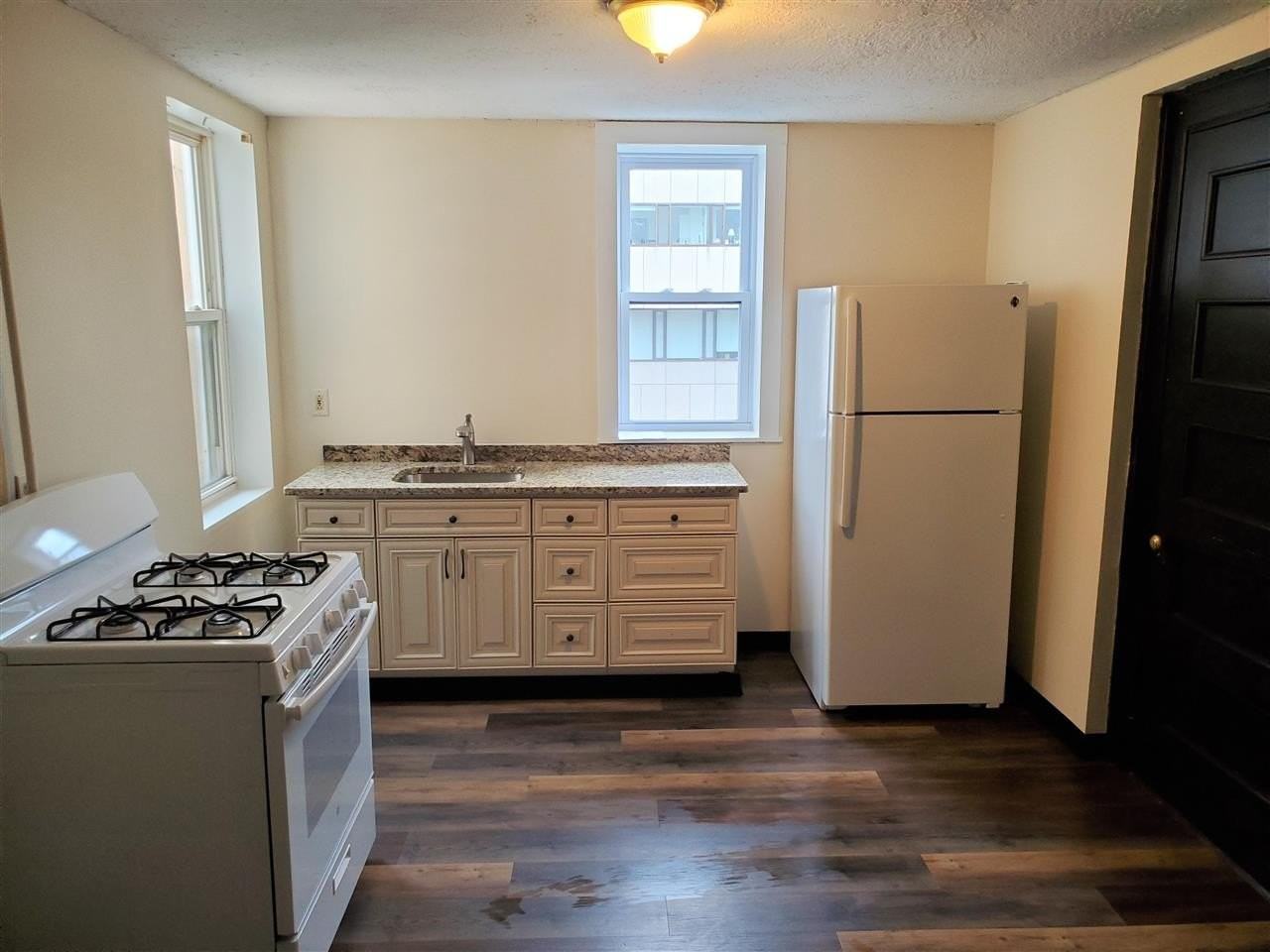 819 Elm St #14 - Photo 2 of 9