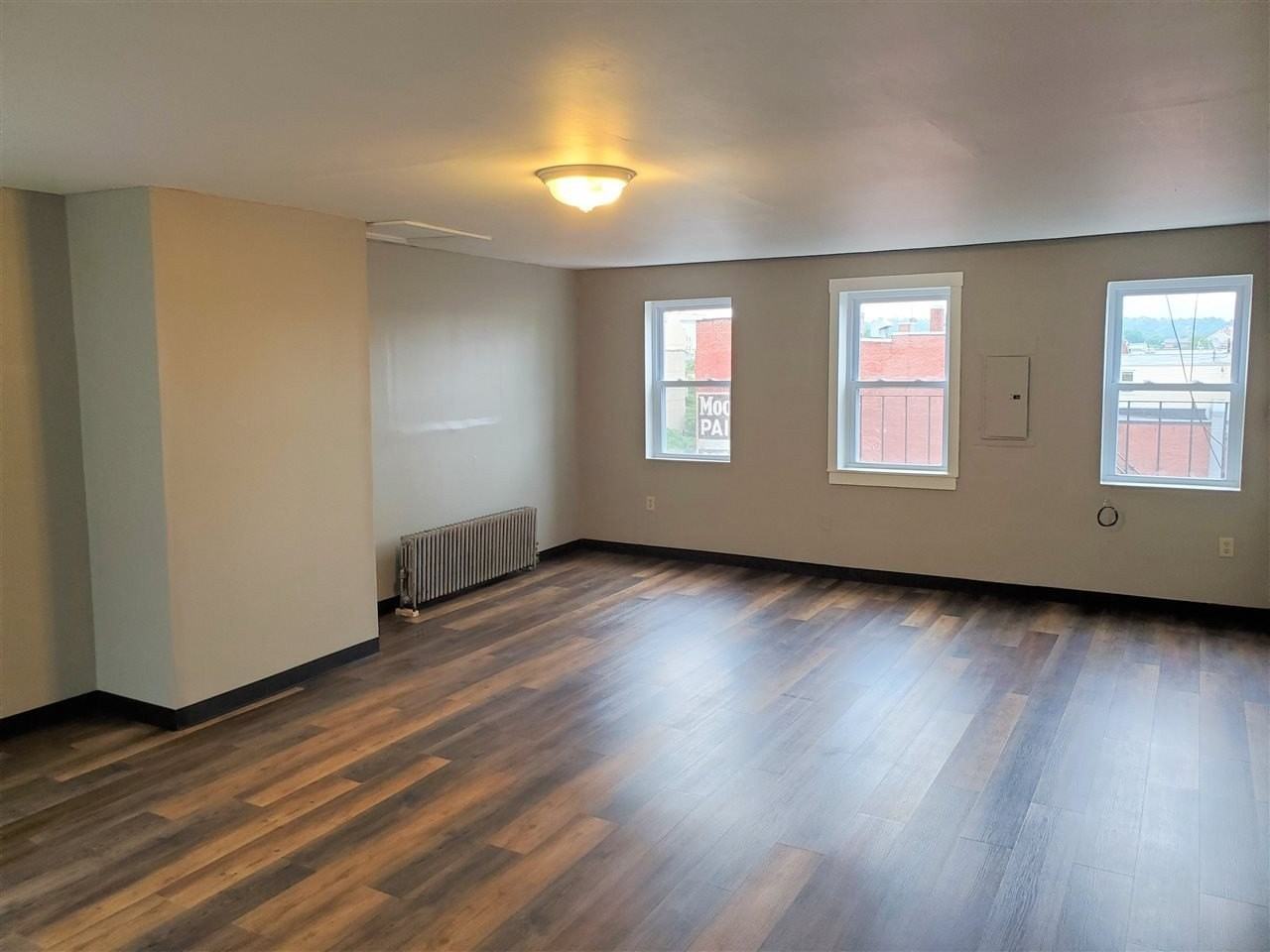 819 Elm St #14 - Photo 4 of 9
