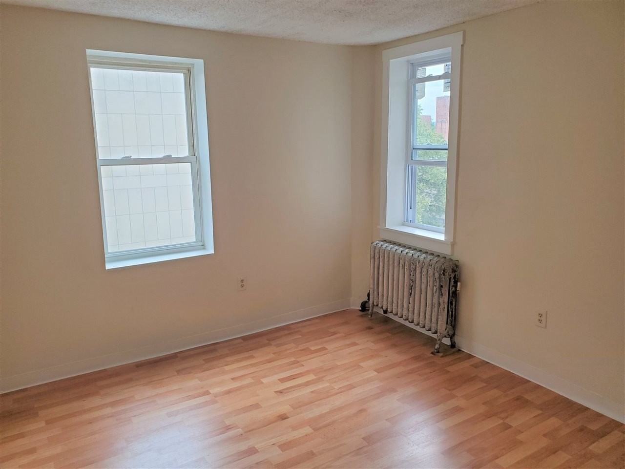 819 Elm St #14 - Photo 5 of 9