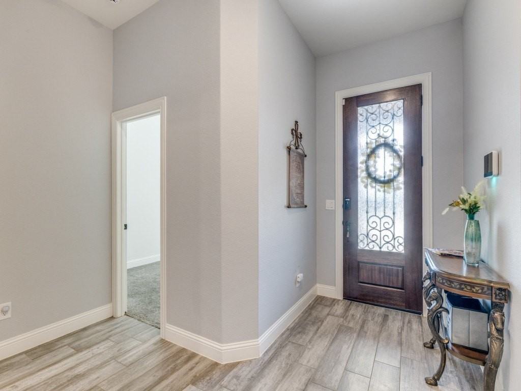 2602 Geer Ln - Photo 3 of 25