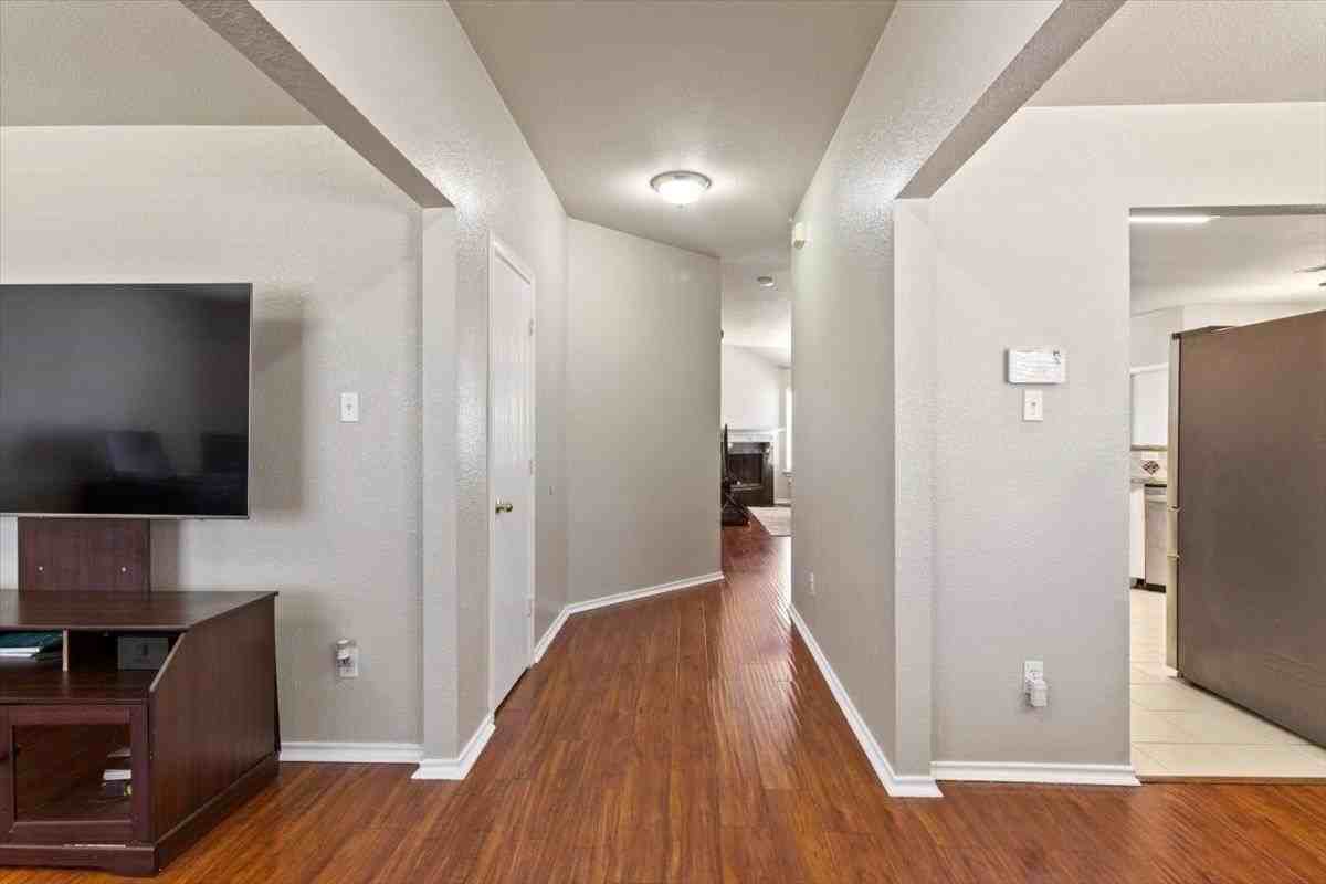 7617 Dockside Dr - Photo 7 of 9
