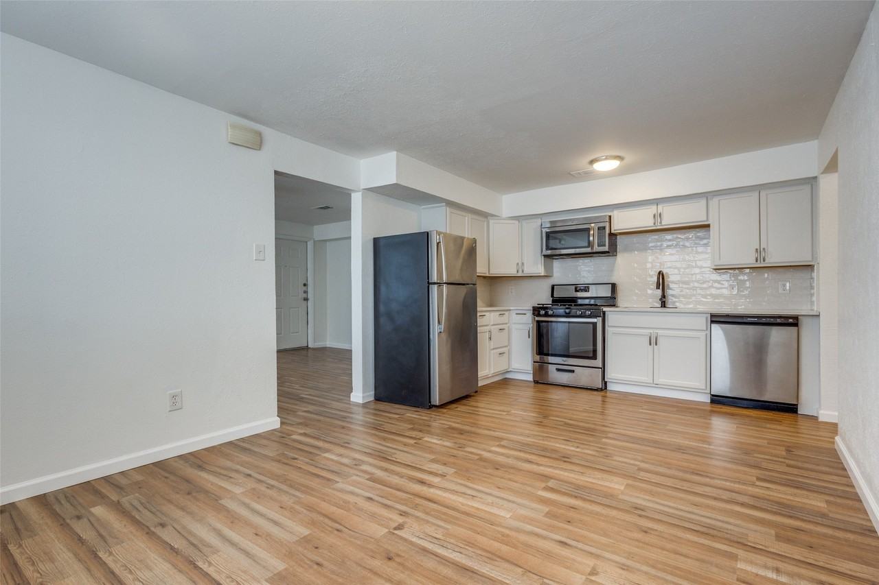 2309 Wesley St #B - Photo 5 of 27