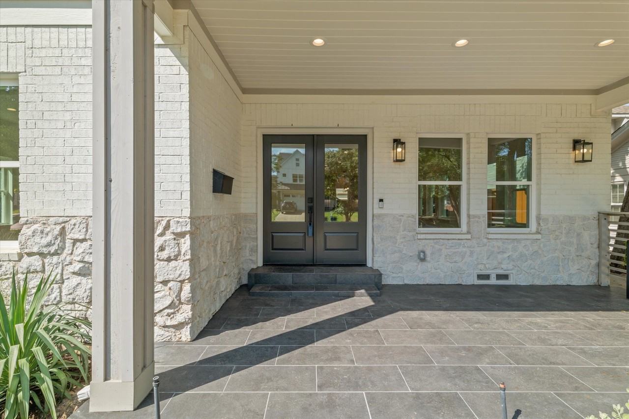 6255 Belmont Ave - Photo 3 of 39