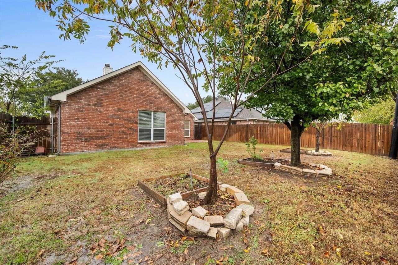 4412 Ridgeway Dr - Photo 5 of 32