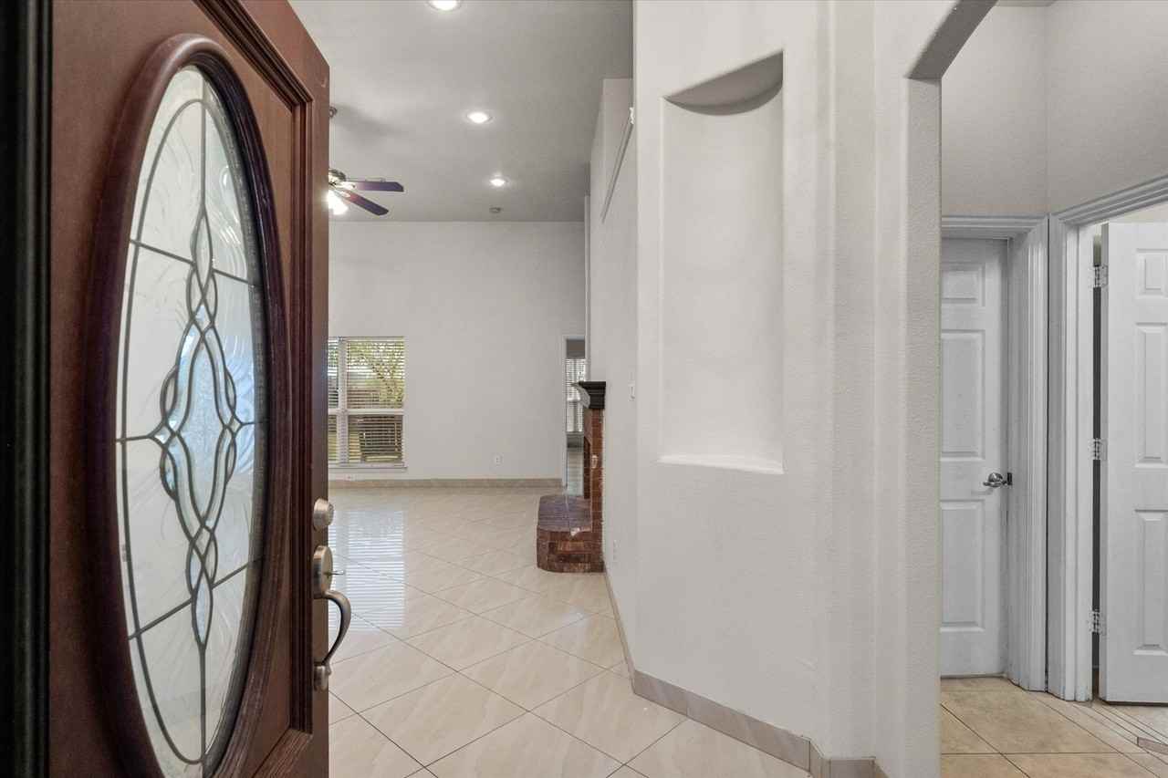 4412 Ridgeway Dr - Photo 7 of 32