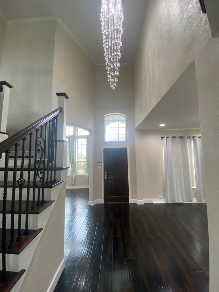 2920 Pinehurst - Photo 3 of 37
