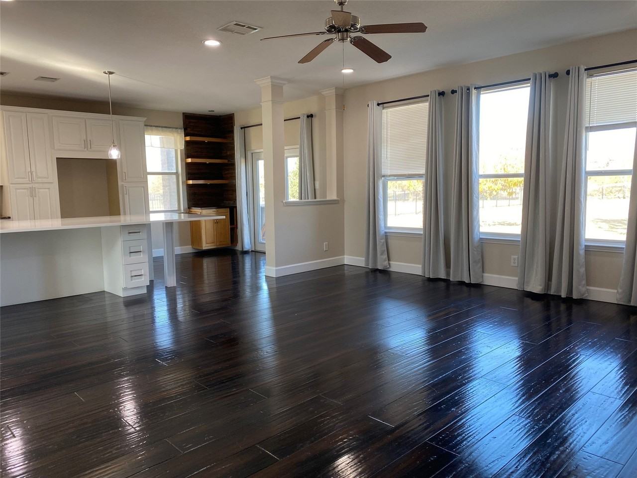 2920 Pinehurst - Photo 6 of 37
