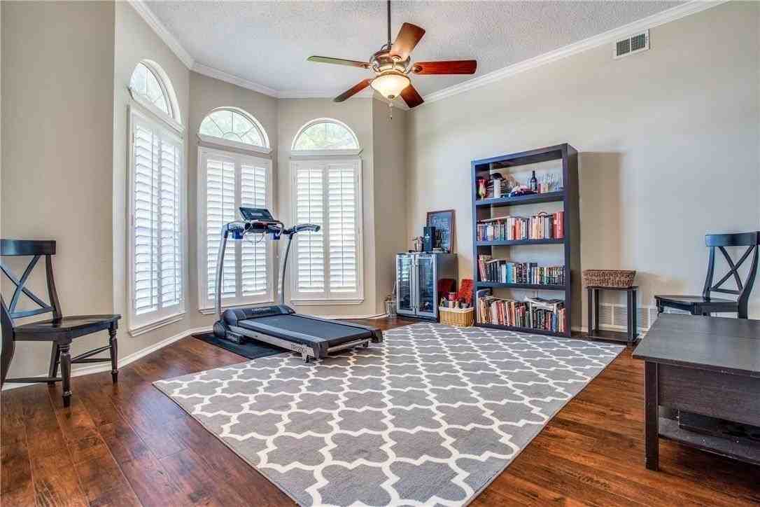 1405 Newbury Ln - Photo 2 of 27