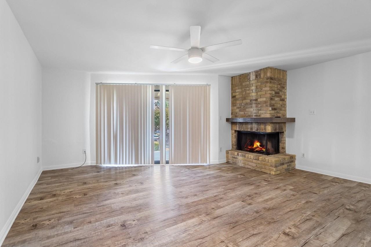 438 Yacht Club Dr #C - Photo 5 of 31