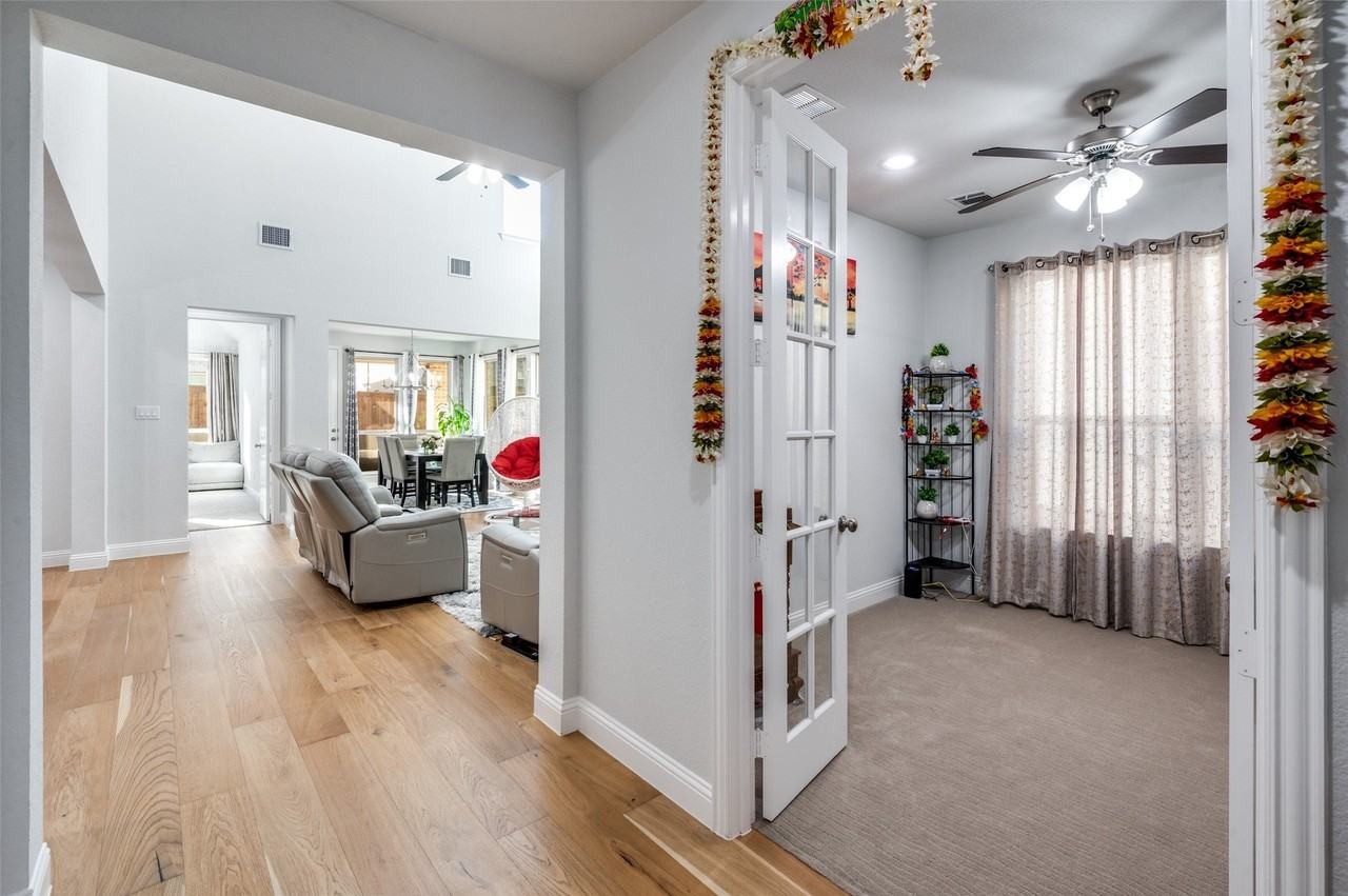8468 Wembley - Photo 4 of 29