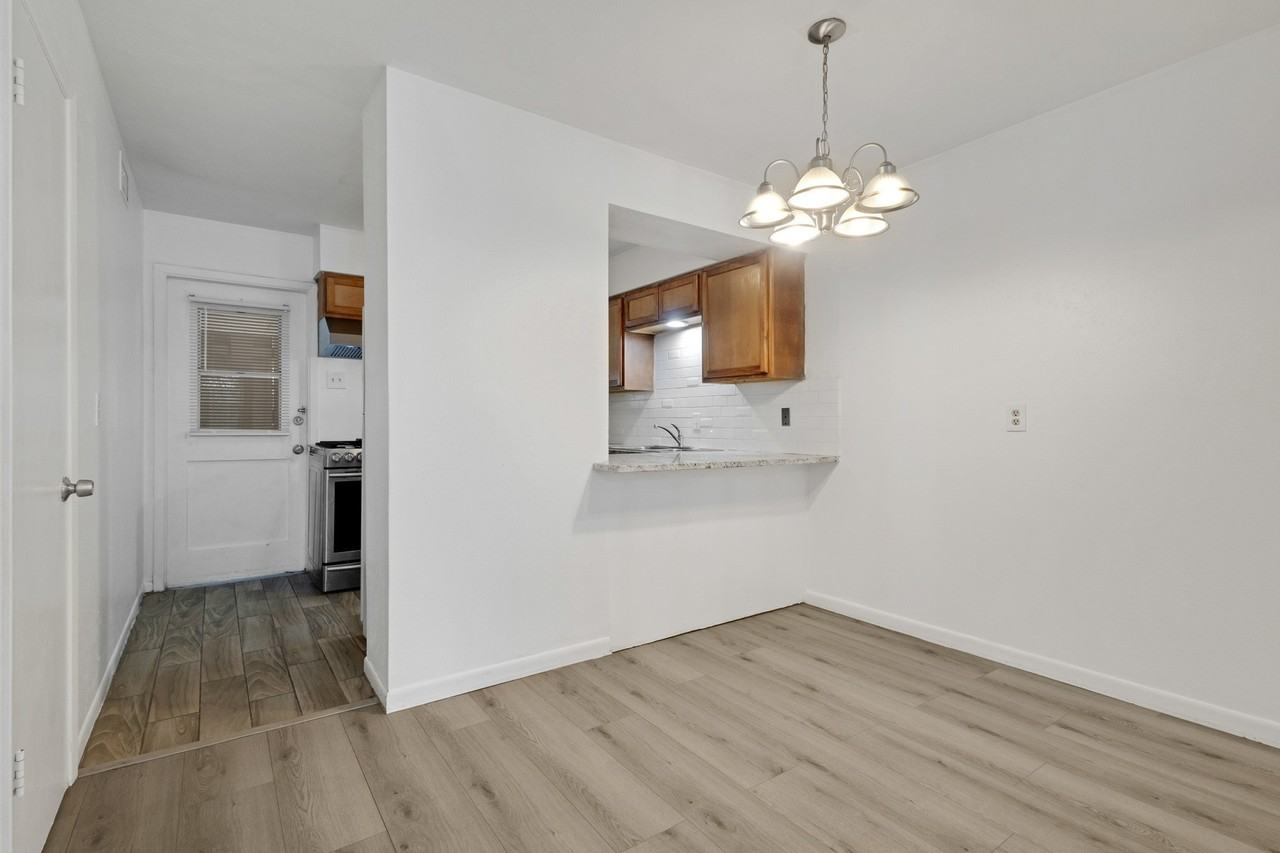 308 College St #B - Photo 6 of 17