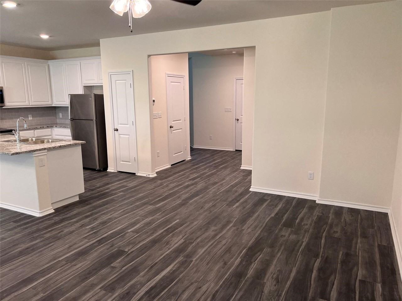 716 E 5th St - Photo 6 of 21