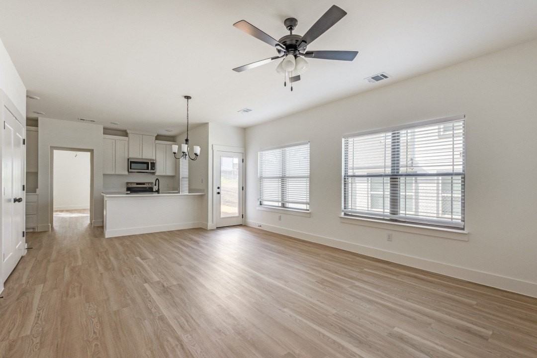 1224 Elva Warren St - Photo 5 of 28