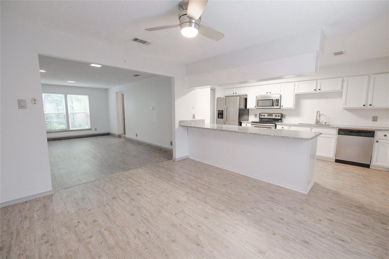 3636 Dexter Ave #3632 - Photo 5 of 19
