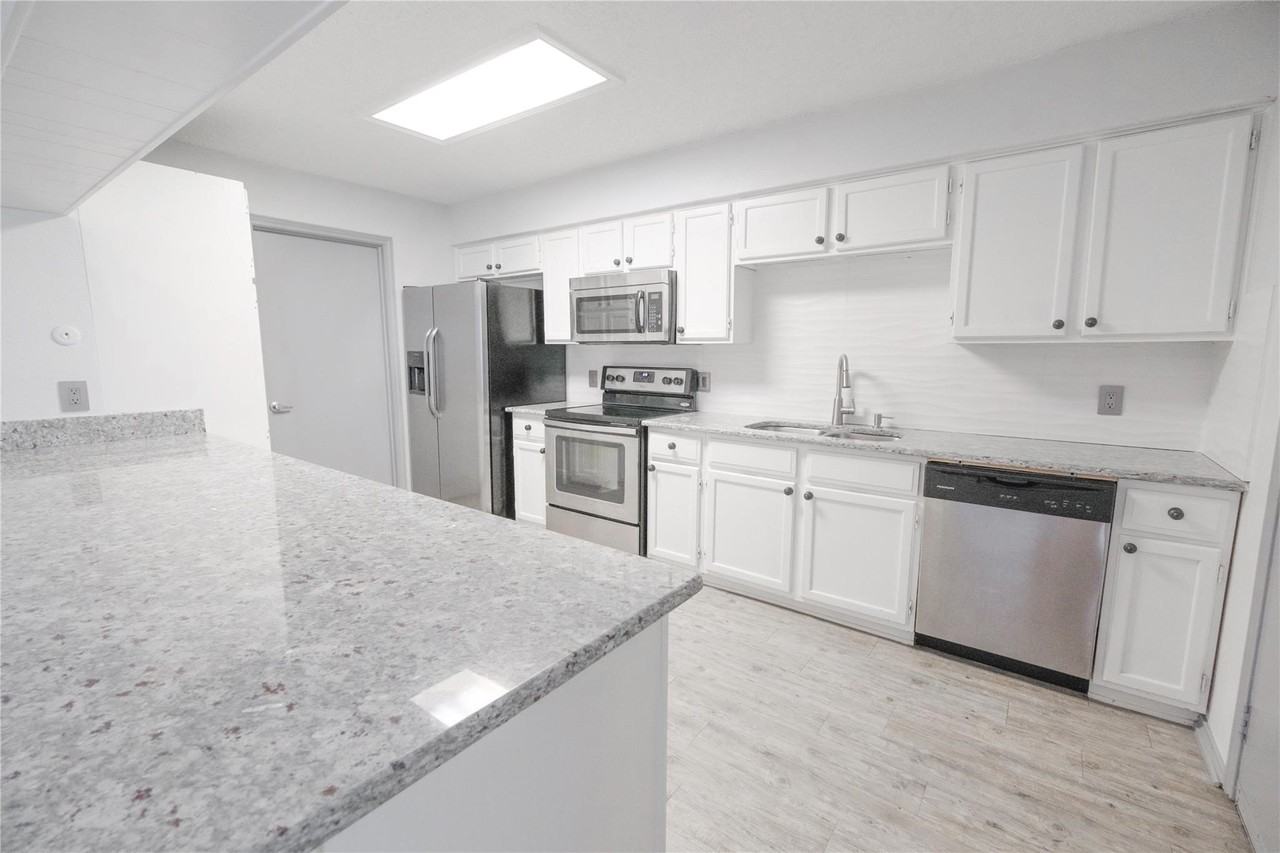 3636 Dexter Ave #3632 - Photo 7 of 19