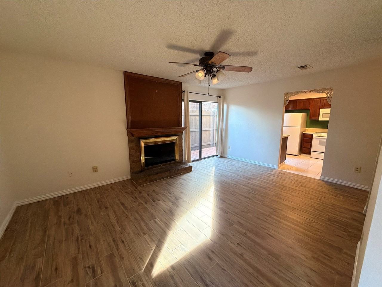 2327 Torrington Dr #C - Photo 2 of 16