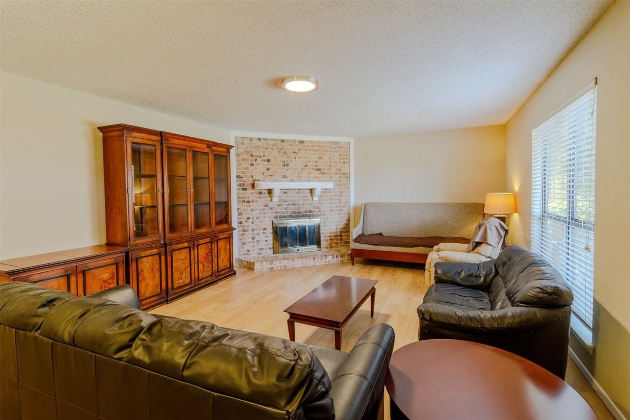 2614 Saint George Dr - Photo 2 of 25