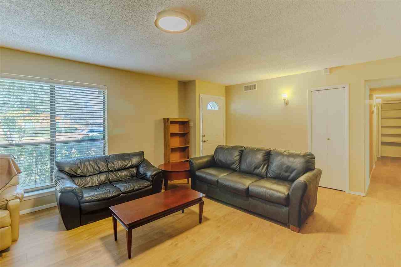 2614 Saint George Dr - Photo 3 of 25