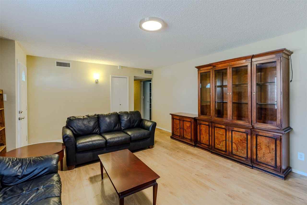 2614 Saint George Dr - Photo 4 of 25