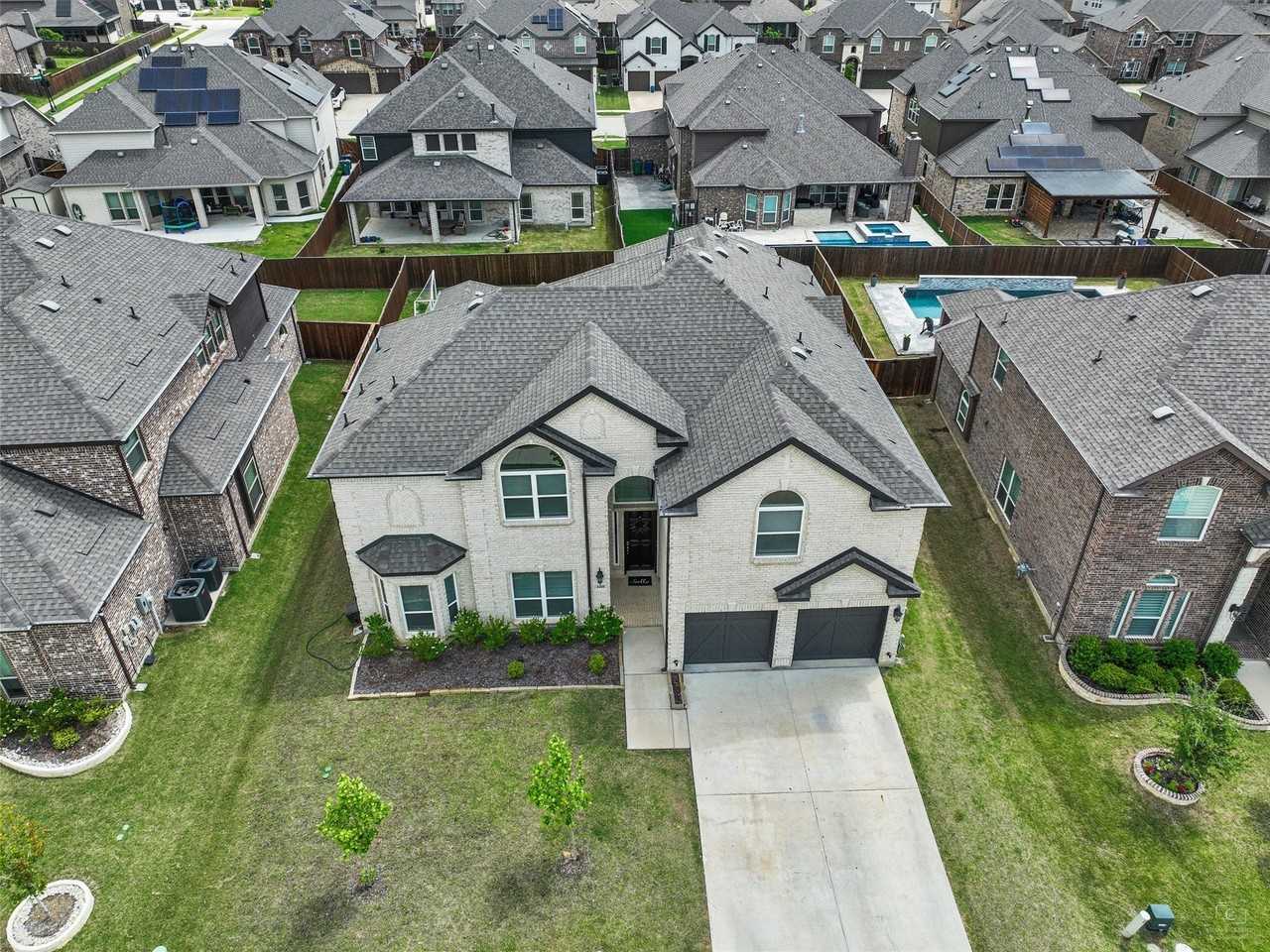 4408 Canadian River Dr - Photo 3 of 35