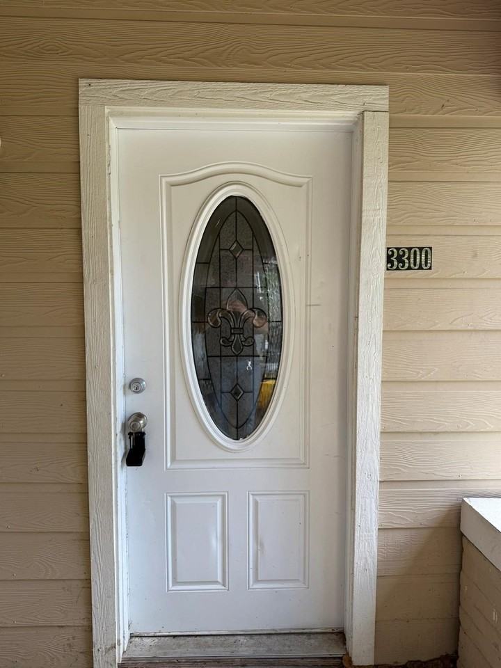 3300 Avenue H - Photo 2 of 9