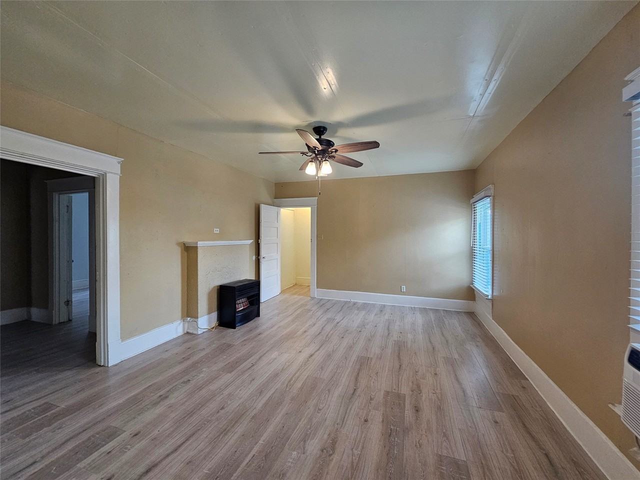 1006 Grandview Ave - Photo 3 of 10