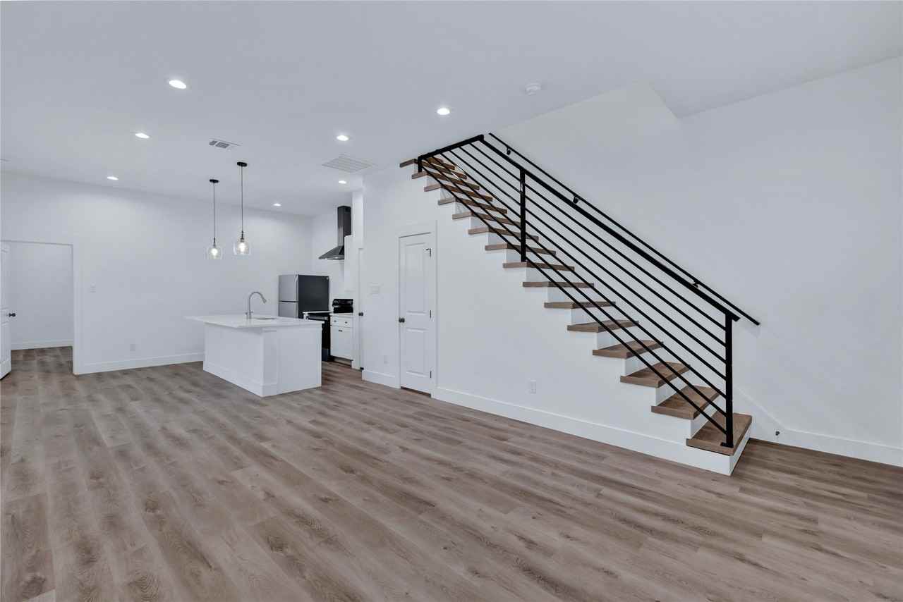 2844 S Marsalis Ave - Photo 4 of 28